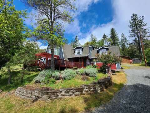 4550 W Griffin Creek Road, Medford, OR 97501