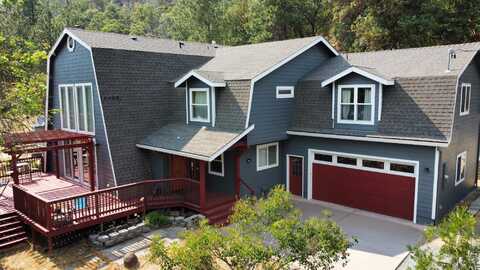 4550 W Griffin Creek Road, Medford, OR 97501