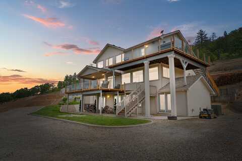 4002 Dry Creek Road, Medford, OR 97504