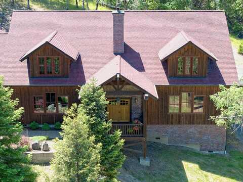 2611 Foots Creek Road, Gold Hill, OR 97525