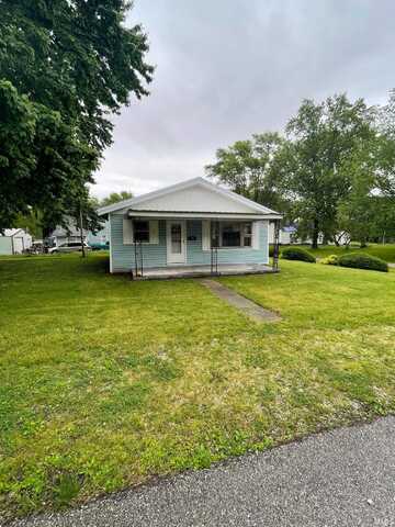 109 S 3rd Street, Edwardsport, IN 47528
