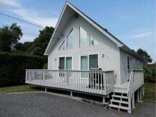 52 Webster Avenue, Narragansett, RI 02882