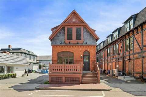 3 Memorial Boulevard, Newport, RI 02840