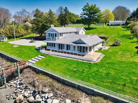 149 Nanaquaket Road, Tiverton, RI 02878