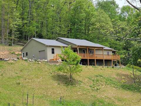 242 Pinehurst St, Independence, VA 24348