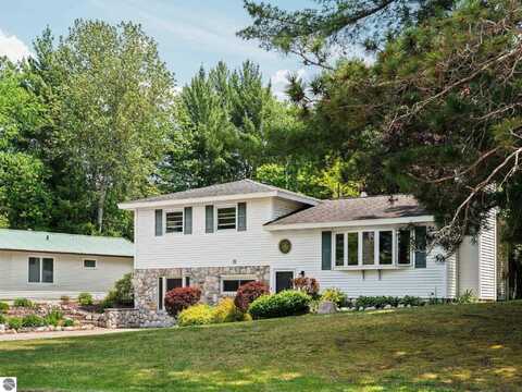 10239 SW Grand Kal Road, Fife Lake, MI 49633