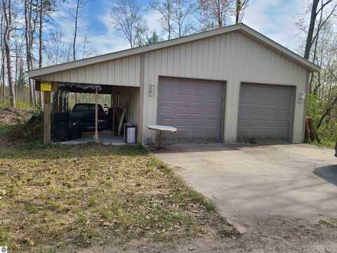 298 E Surrey Road, Farwell, MI 48622