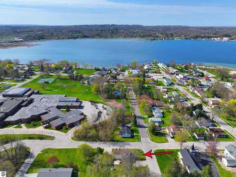 8377 Zosel Street, Onekama, MI 49675