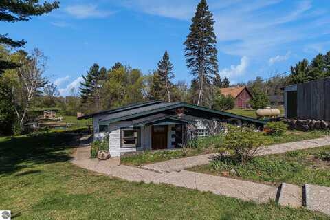 811 Willard Drive, Luther, MI 49656