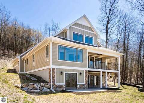 3046 E Greenwood Road, Lake Leelanau, MI 49653