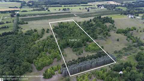 002 E Fort Road, Suttons Bay, MI 49682