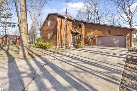525 Grove Street, Lake City, MI 49651