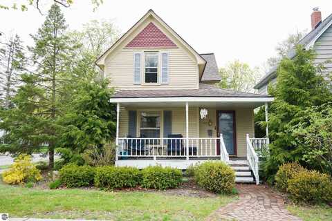 440 W Tenth Street, Traverse City, MI 49684