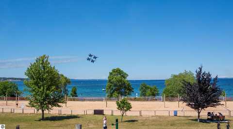 333 Grandview Parkway, Traverse City, MI 49684