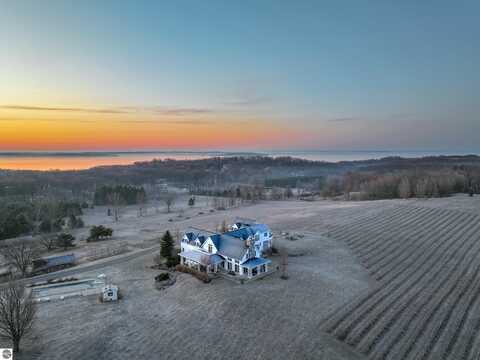 10292 E Fort Road, Suttons Bay, MI 49682