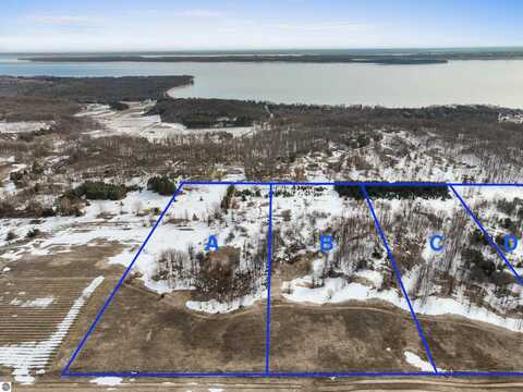 003 E Fort Road, Suttons Bay, MI 49682