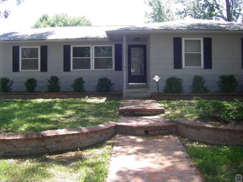 4013 SW 35th TER, Topeka, KS 66614