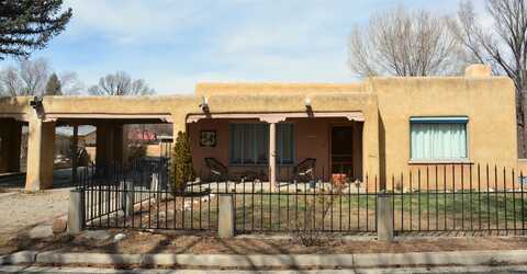 309 Leatherman, Taos, NM 87571