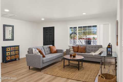 2610 E elm Street, Tucson, AZ 85716