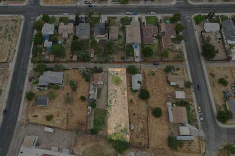 207 Ballpark Alley, Hanford, CA 93230