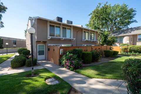 6636 3rd Street N, Fresno, CA 93710
