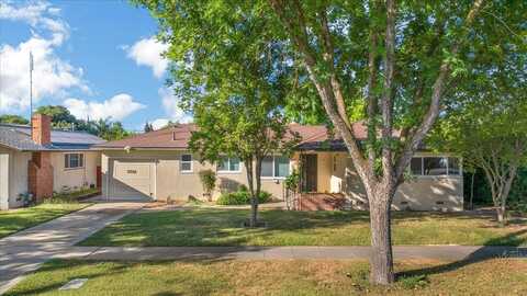 3512 Simpson Avenue E, Fresno, CA 93703