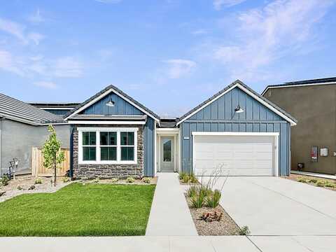 1067 Summerset Avenue, Clovis, CA 93619