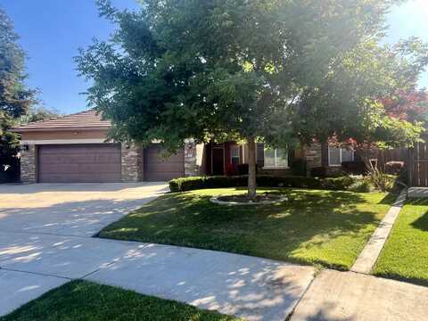 2604 W Taylor Avenue, Visalia, CA 93291