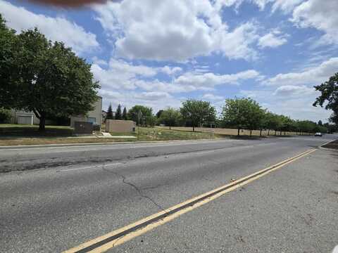 3838 S S Court Street S, Visalia, CA 93277