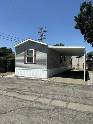 820 S Chinowth Road, Visalia, CA 93277