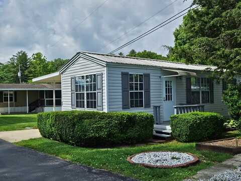 80 Pine Avenue, Franklin, NC 28734