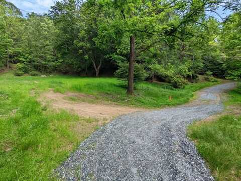 402 Bradley Creek Road, Franklin, NC 28734