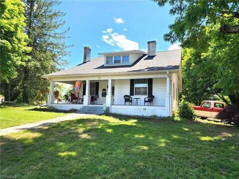 209 Orchard Street, Mount Airy, NC 27030