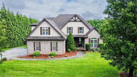 9045 Grove Pines Lane, Kernersville, NC 27284