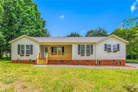 107 Oakridge Lane, Mocksville, NC 27028
