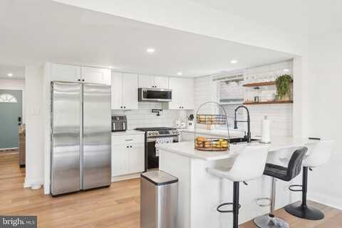 9821 BONNER STREET, PHILADELPHIA, PA 19115
