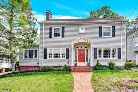 12 N Hillside Ave, Chatham, NJ 07928