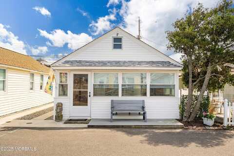 37 11th Lane, South Seaside Park, NJ 08752