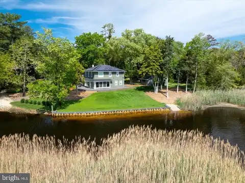 138 N MAPLE AVENUE, TUCKERTON, NJ 08087