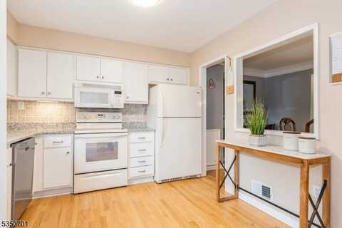 2805 Balmoral Ct, Hillsborough, NJ 08844