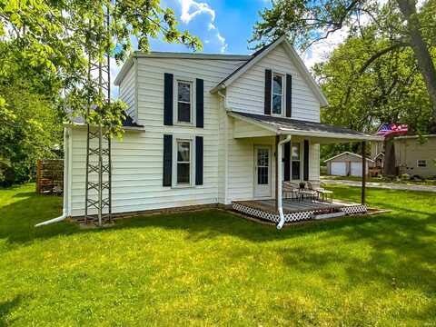 402 E Oxford Street, Otterbein, IN 47970