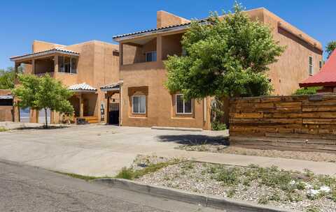718 11TH Street NW, Albuquerque, NM 87102