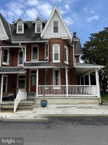 30 W WASHINGTON STREET, FLEETWOOD, PA 19522
