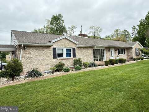 599 CLASTER BOULEVARD, DAUPHIN, PA 17018