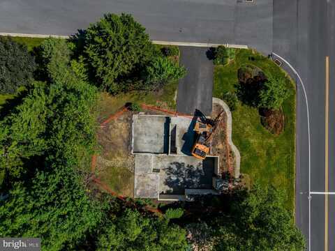 1098 COUNTRY CLUB ROAD, CAMP HILL, PA 17011