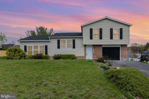 8838 MCKINLEY COURT, HUMMELSTOWN, PA 17036