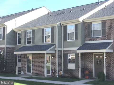 27 BARCLAY COURT, BLUE BELL, PA 19422
