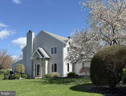 2559 FAIRWAY DRIVE, YORK, PA 17402