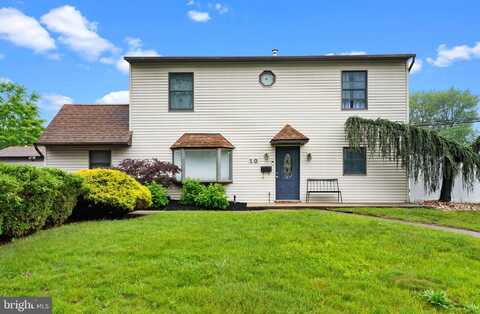 10 QUEEN LILY ROAD, LEVITTOWN, PA 19057