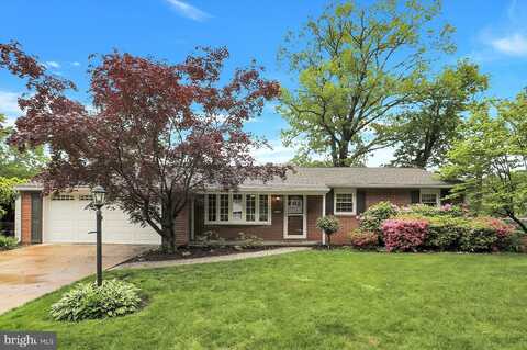 424 LAMP POST LANE, CAMP HILL, PA 17011